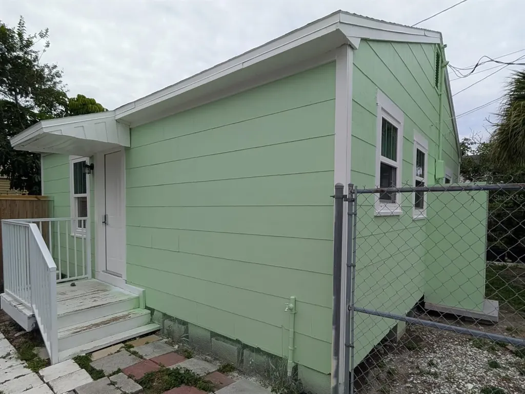 1834 28th Avenue N St Petersburg FL 33713