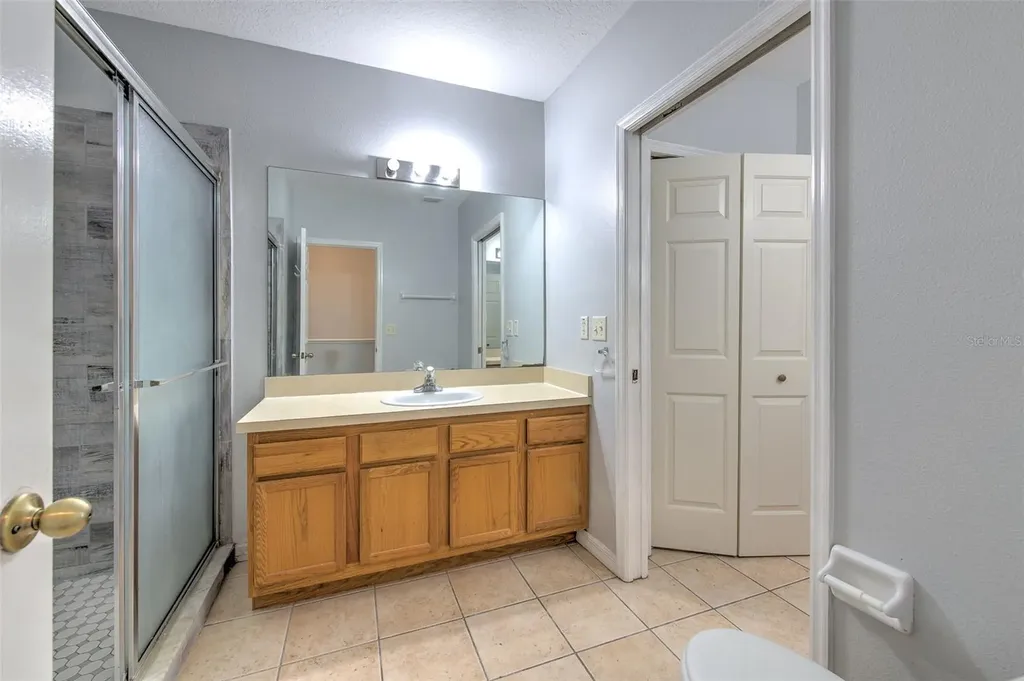 18504 Pebble Lake Court Tampa FL 33647