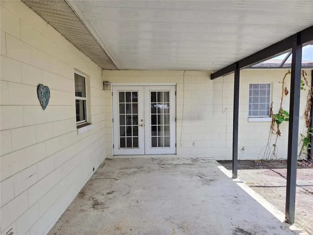 416 6th St S Dundee FL 33838