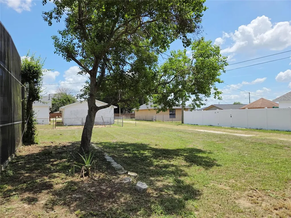 416 6th St S Dundee FL 33838