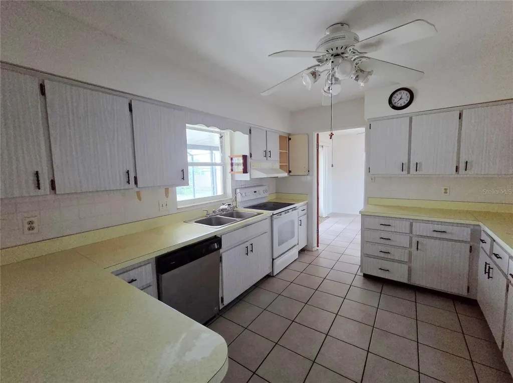 416 6th St S Dundee FL 33838