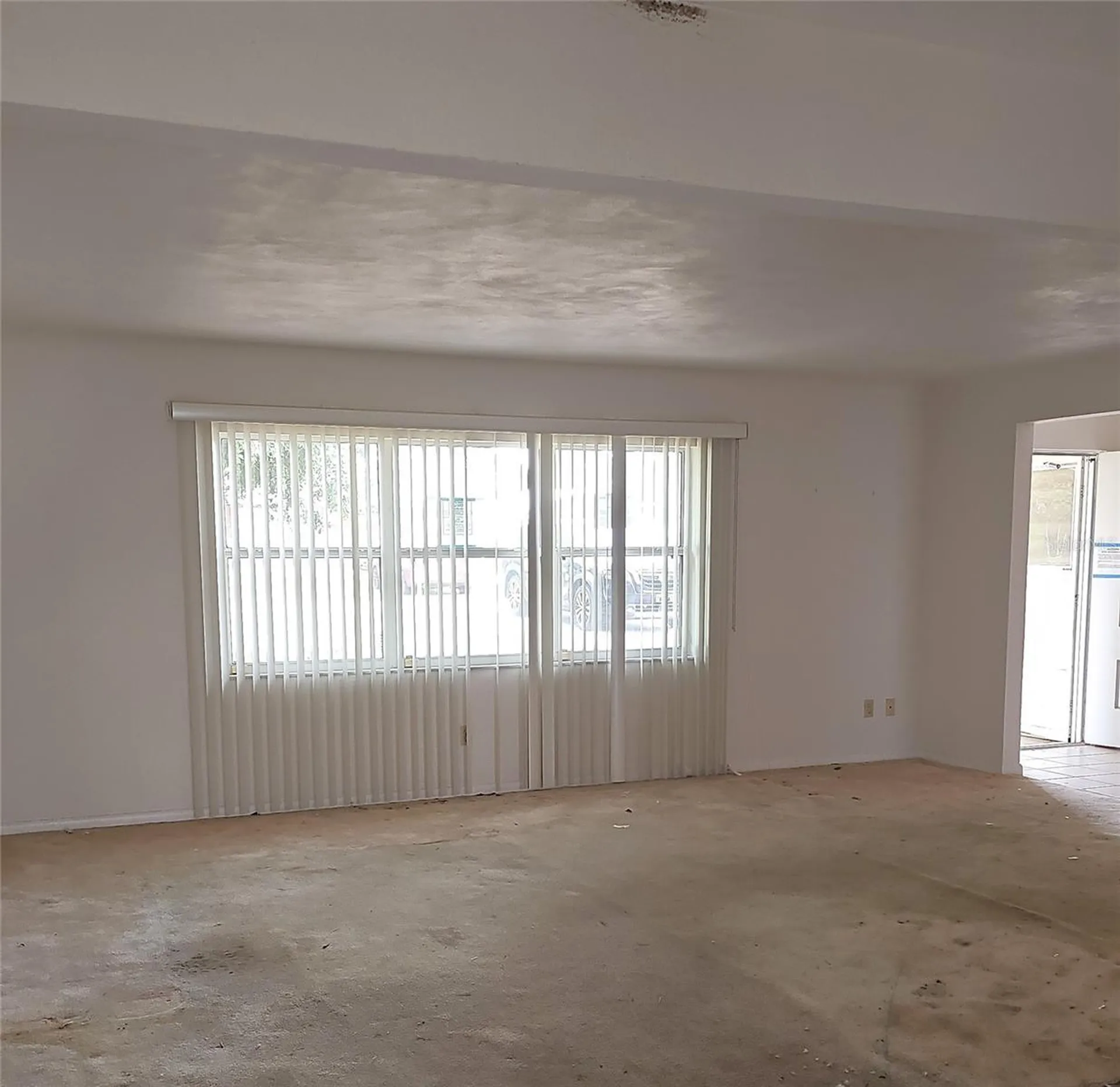 416 6th St S Dundee FL 33838