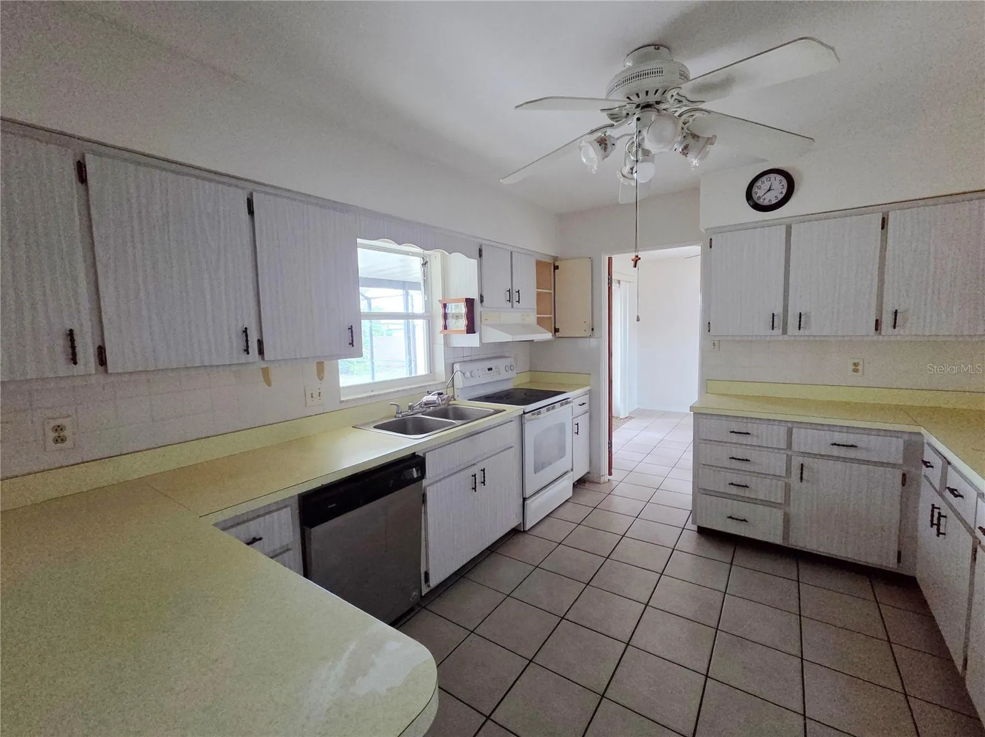 416 6th St S Dundee FL 33838