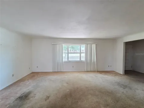 416 6th St S Dundee FL 33838