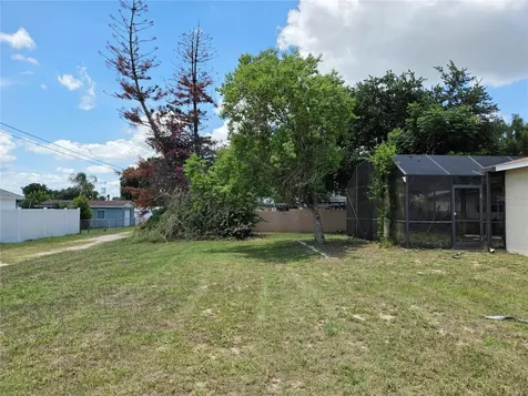 416 6th St S Dundee FL 33838