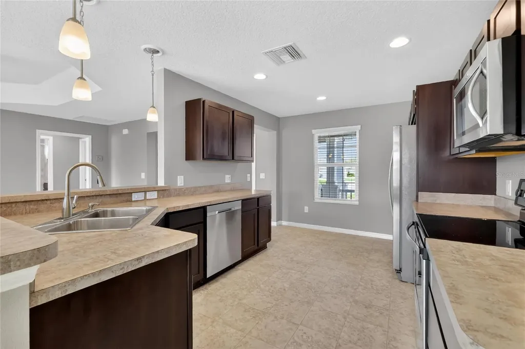 11113 Lammer Lane Oxford FL 34484