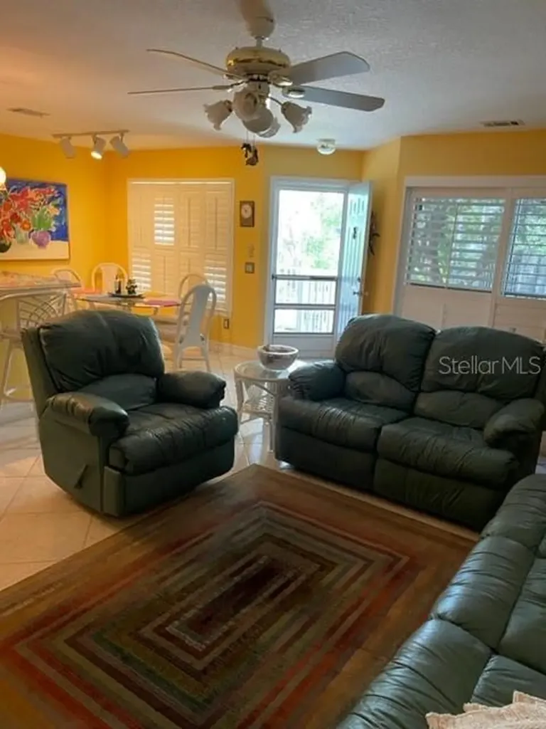 850 S Tamiami Trail Sarasota FL 34236