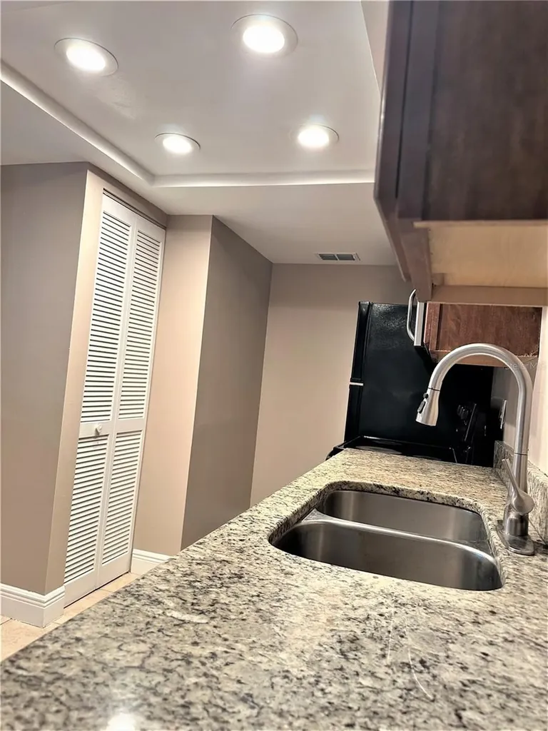 5057 Vineland Road Orlando FL 32811