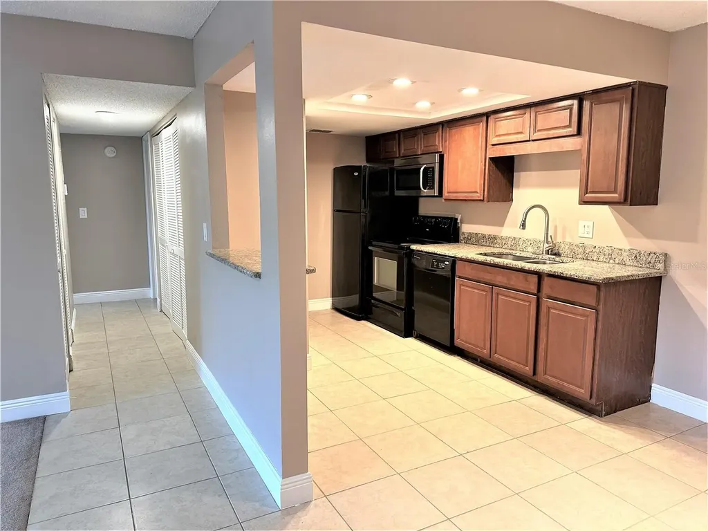5057 Vineland Road Orlando FL 32811