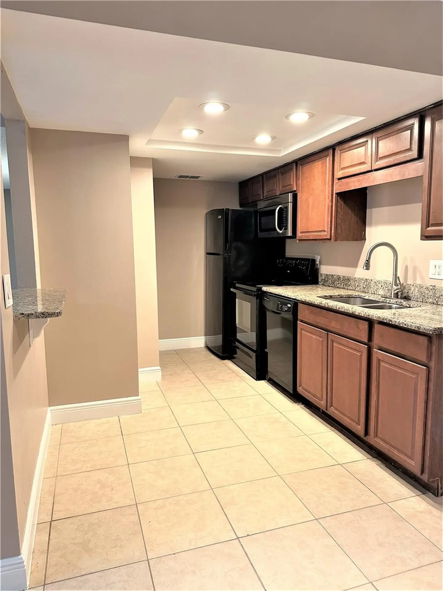 5057 Vineland Road Orlando FL 32811