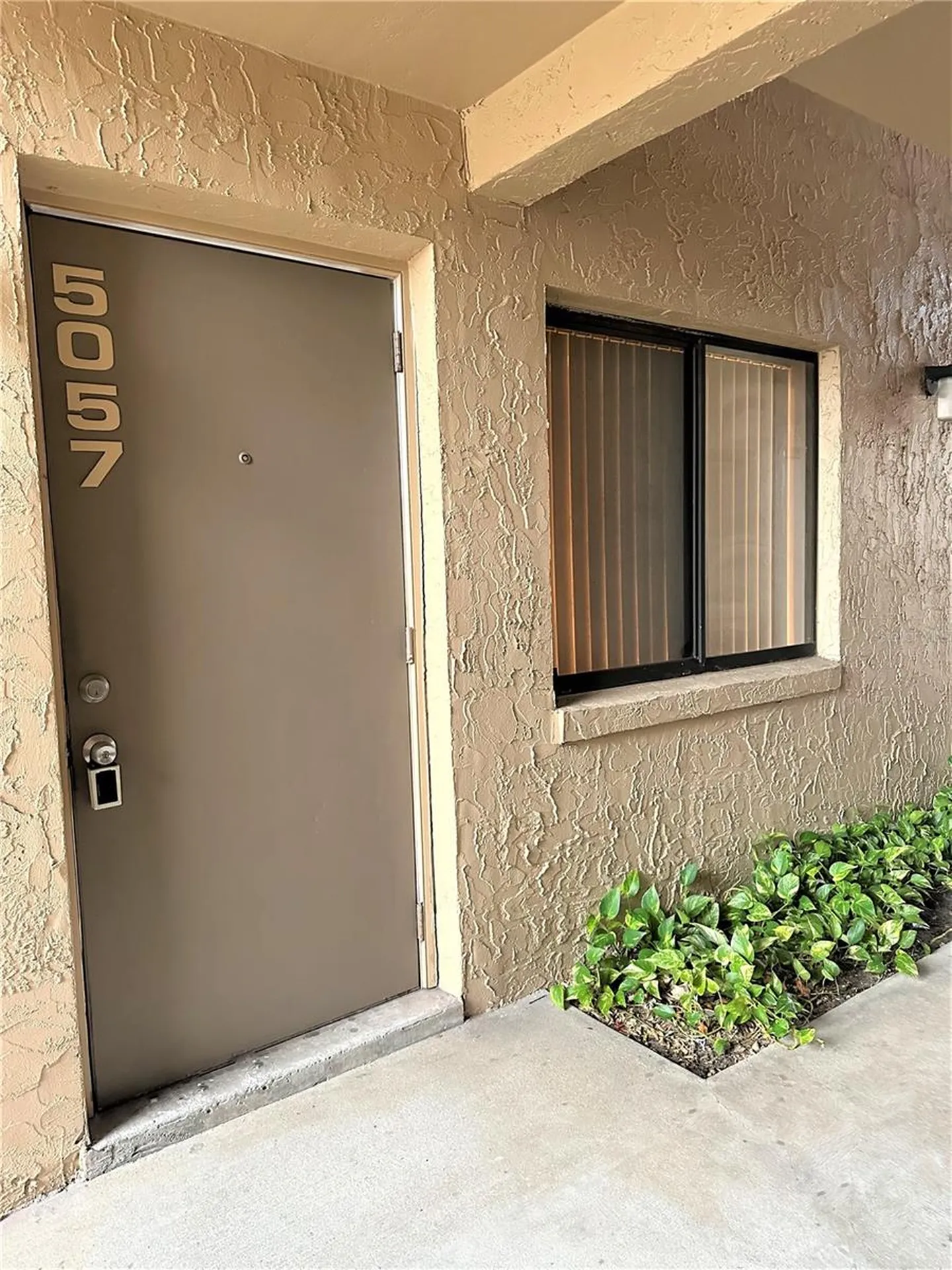 5057 Vineland Road Orlando FL 32811