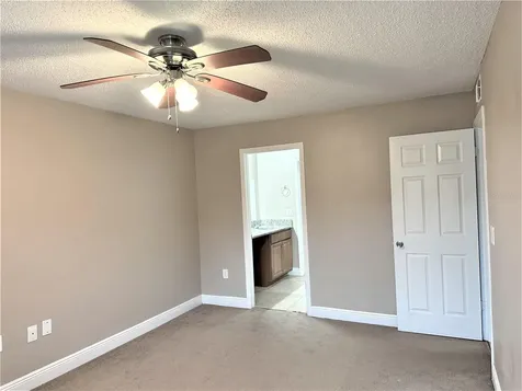 5057 Vineland Road Orlando FL 32811