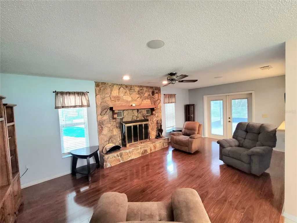 19725 SW Beach Boulevard Dunnellon FL 34431