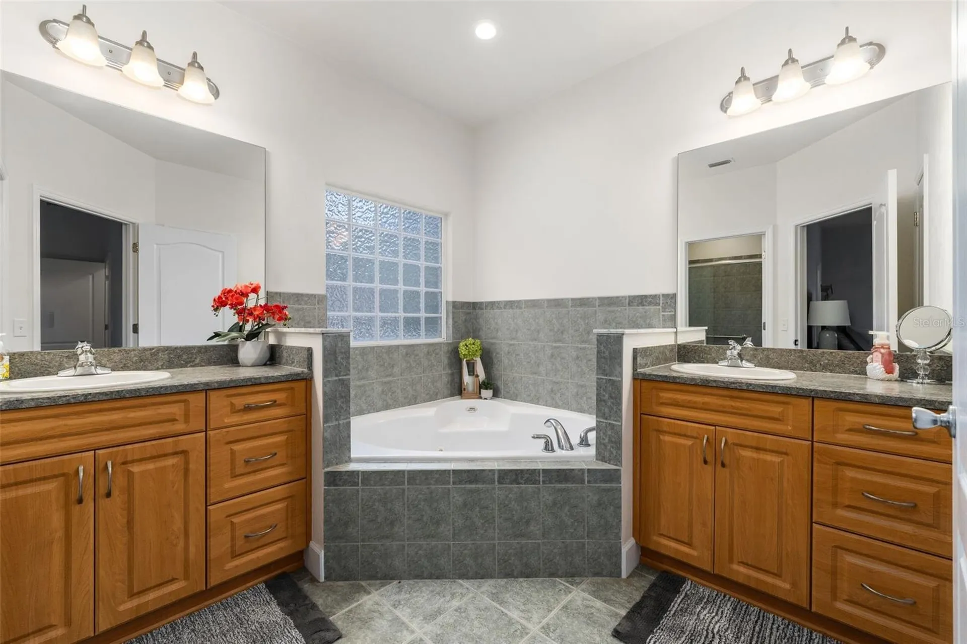 9047 SW 76th Avenue Gainesville FL 32608