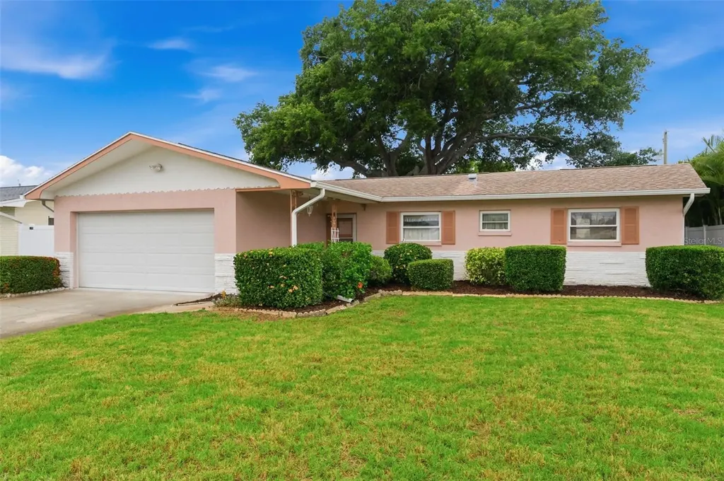 8566 108th Way Seminole FL 33772