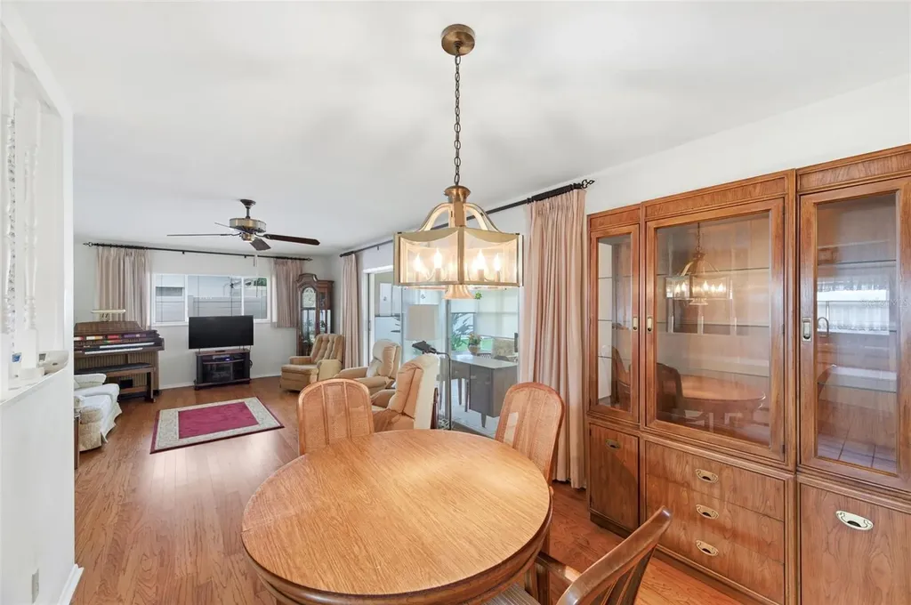 8566 108th Way Seminole FL 33772