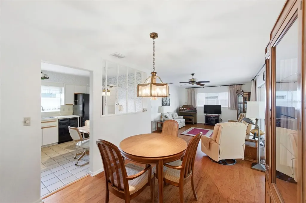 8566 108th Way Seminole FL 33772