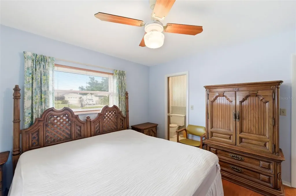 8566 108th Way Seminole FL 33772