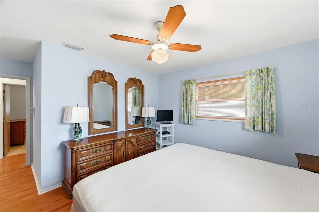 8566 108th Way Seminole FL 33772