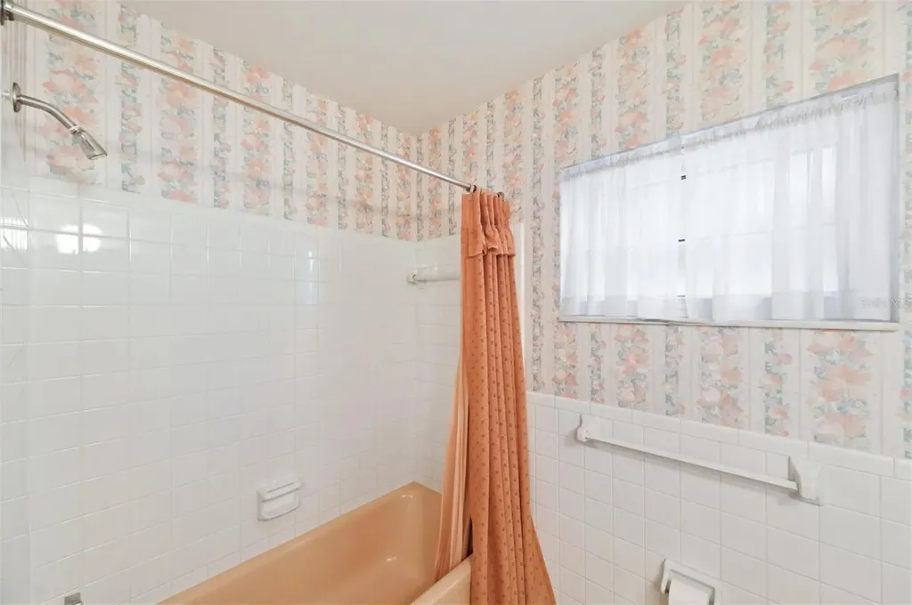 8566 108th Way Seminole FL 33772