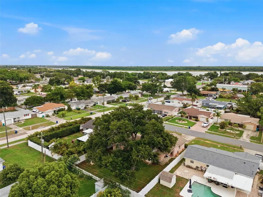 8566 108th Way Seminole FL 33772