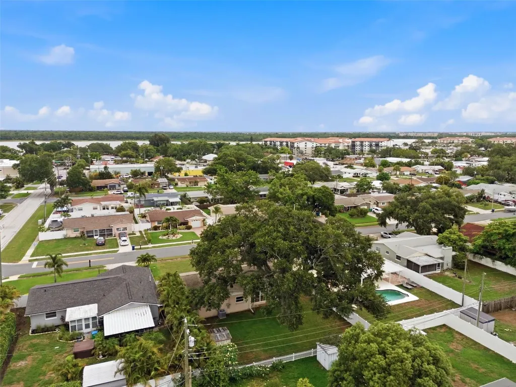8566 108th Way Seminole FL 33772