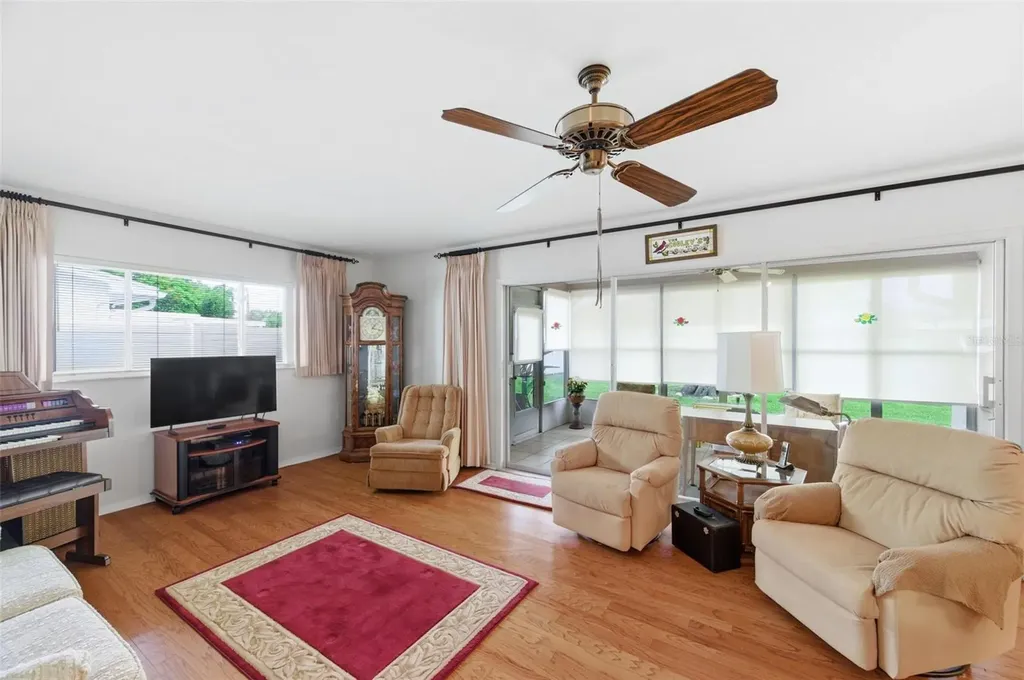 8566 108th Way Seminole FL 33772