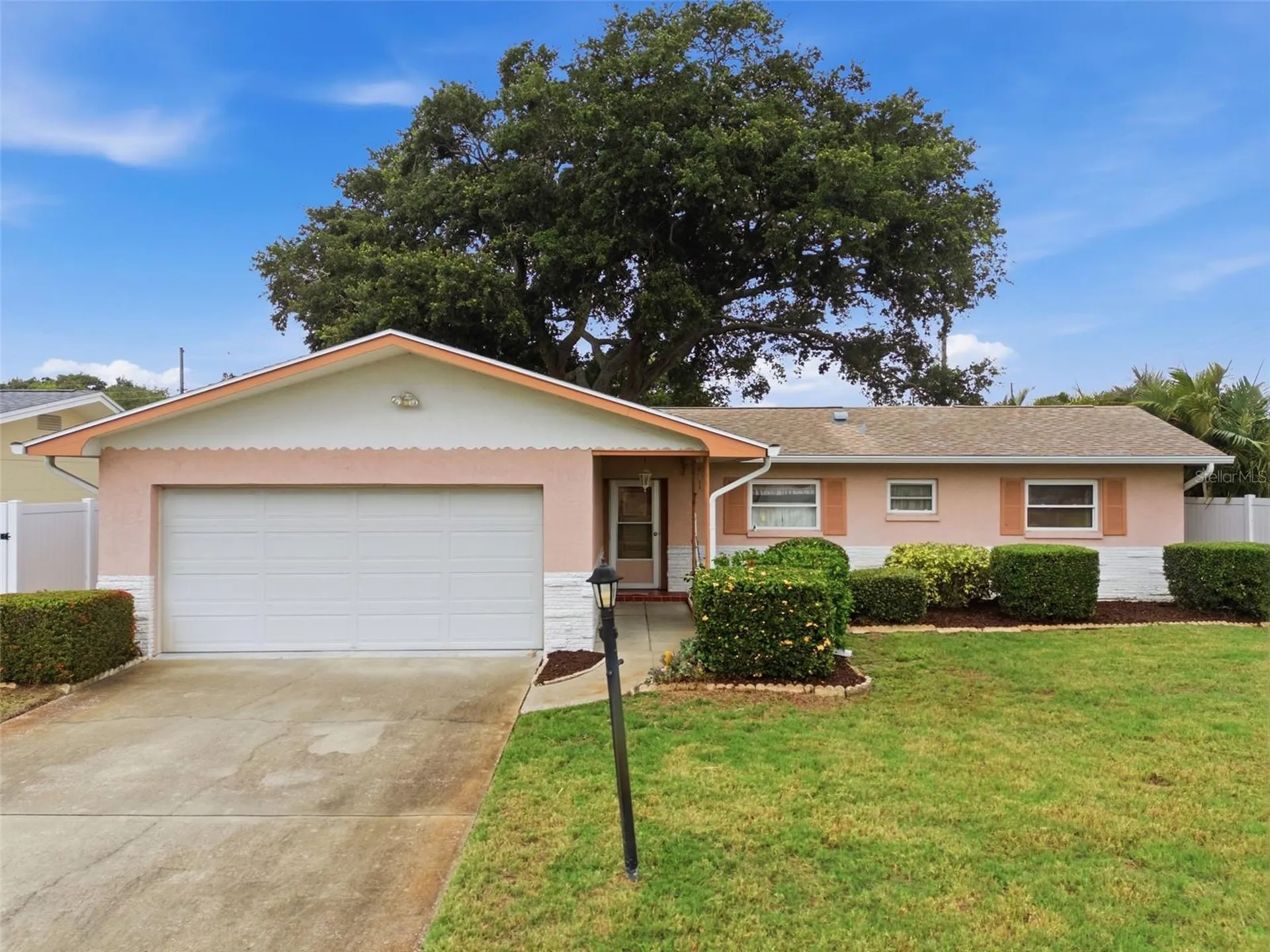 8566 108th Way Seminole FL 33772
