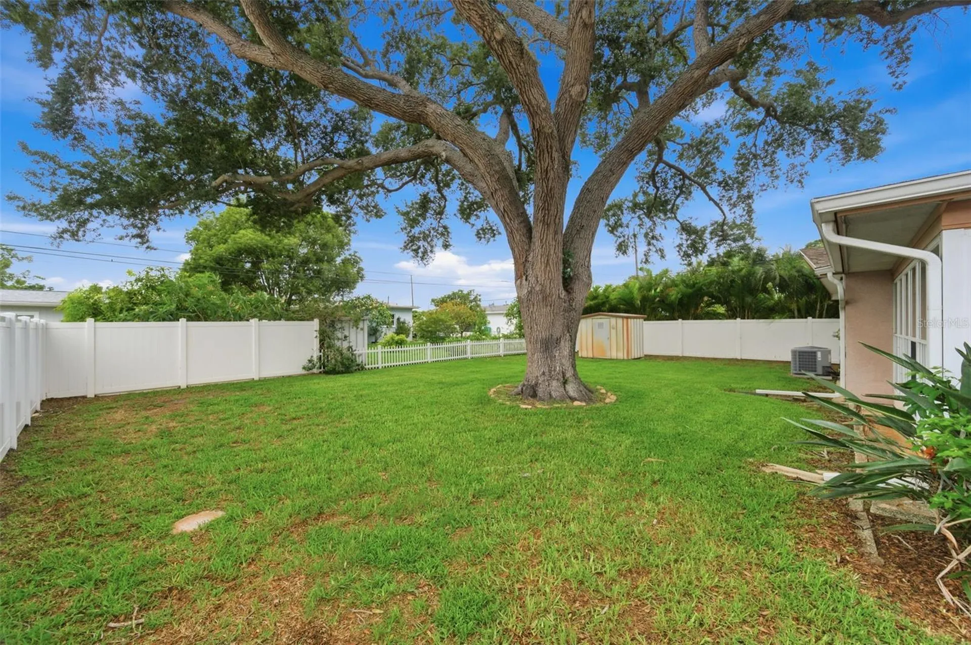 8566 108th Way Seminole FL 33772