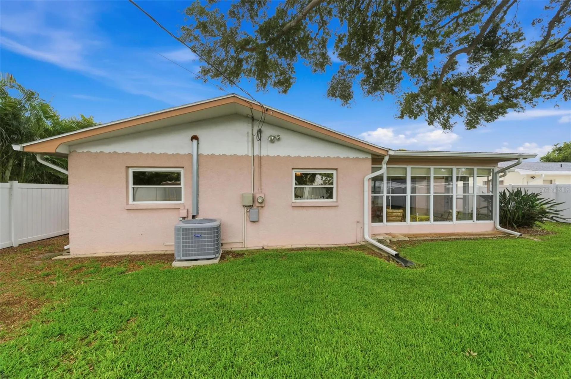 8566 108th Way Seminole FL 33772