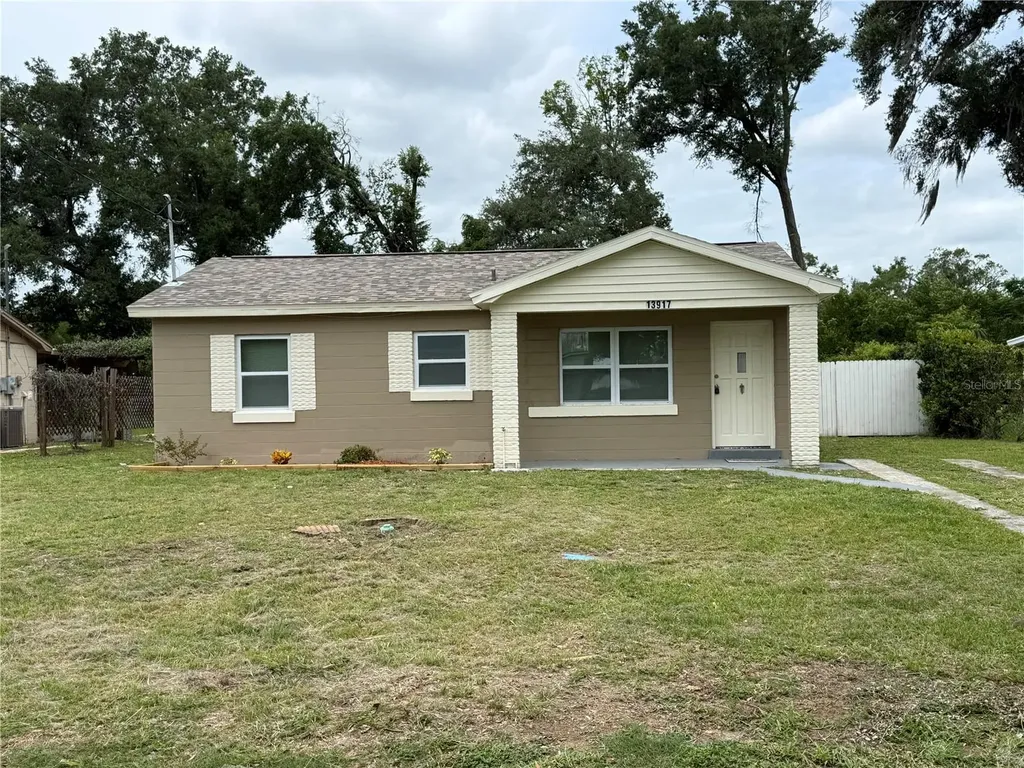 13917 3rd Street Dade City FL 33525