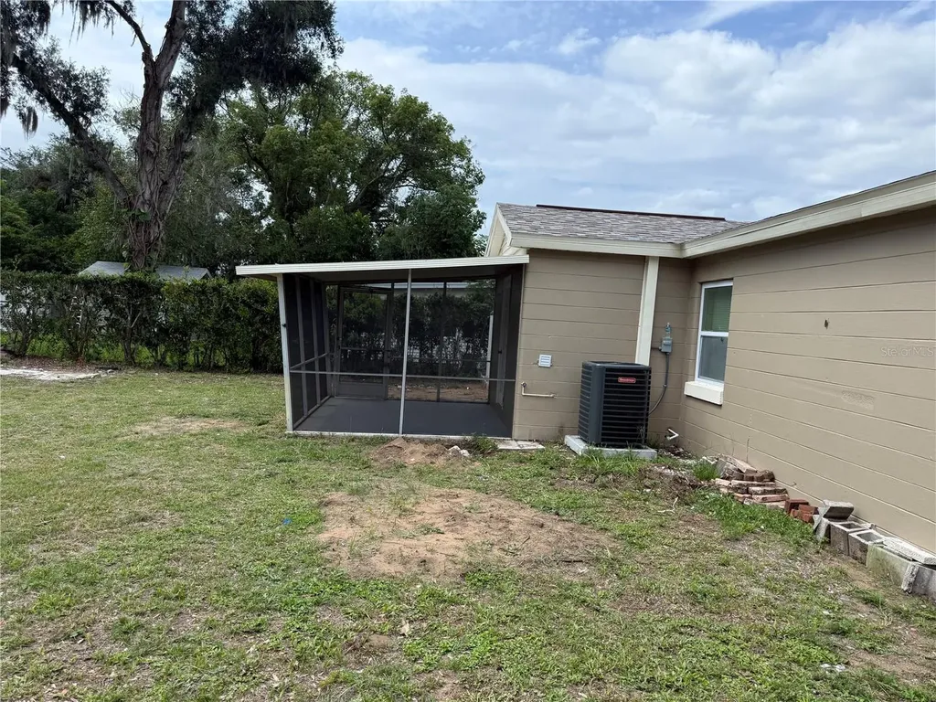 13917 3rd Street Dade City FL 33525