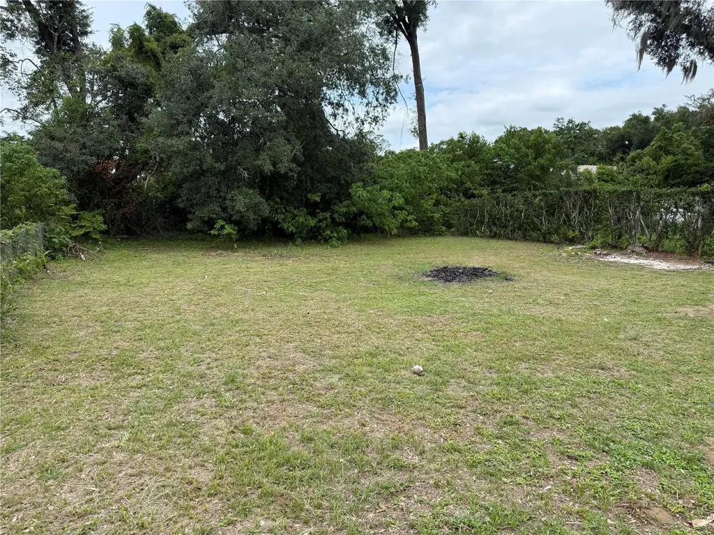 13917 3rd Street Dade City FL 33525