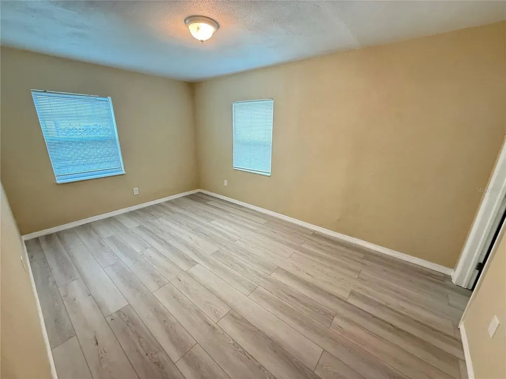 13917 3rd Street Dade City FL 33525