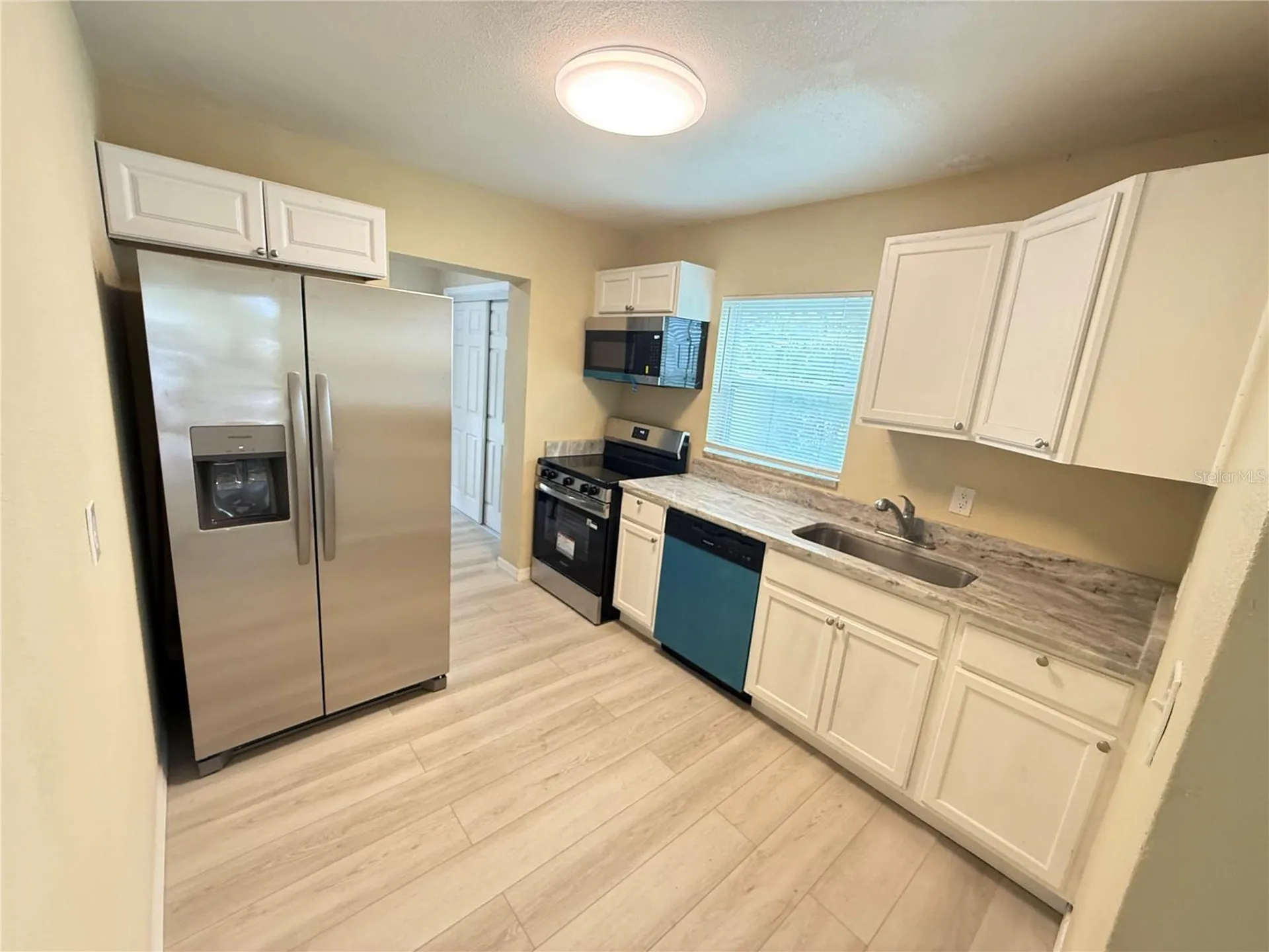 13917 3rd Street Dade City FL 33525