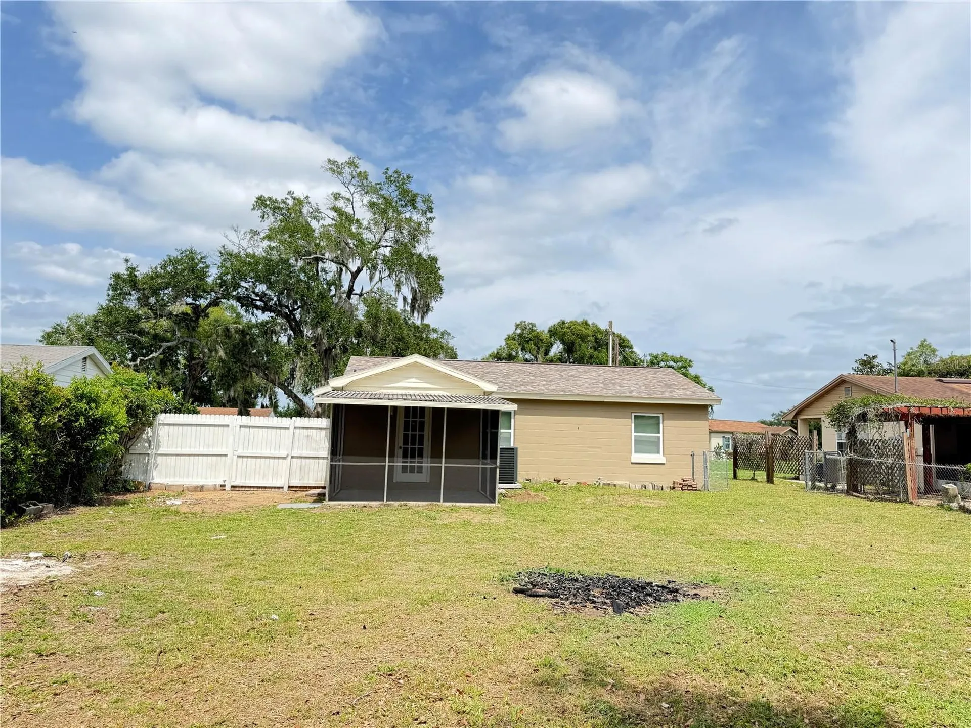 13917 3rd Street Dade City FL 33525