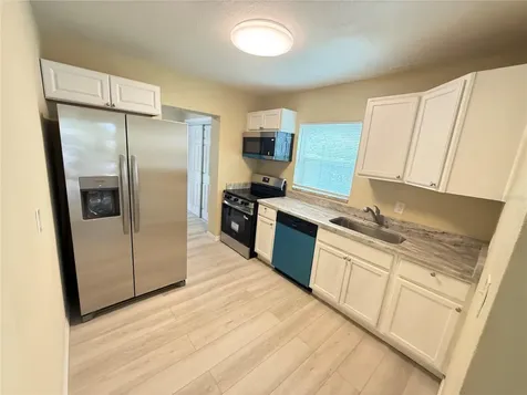 13917 3rd Street Dade City FL 33525