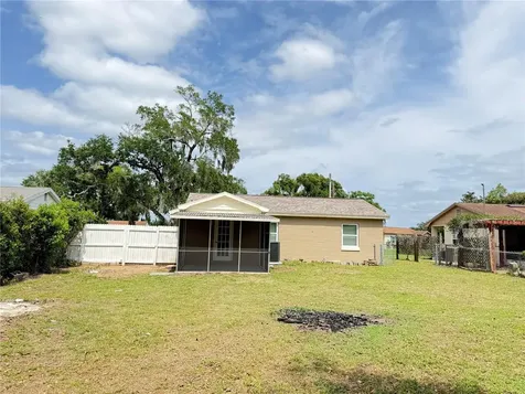 13917 3rd Street Dade City FL 33525