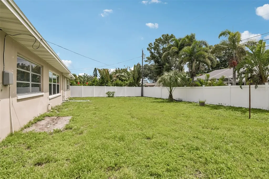 563 Eastview Road Largo FL 33770