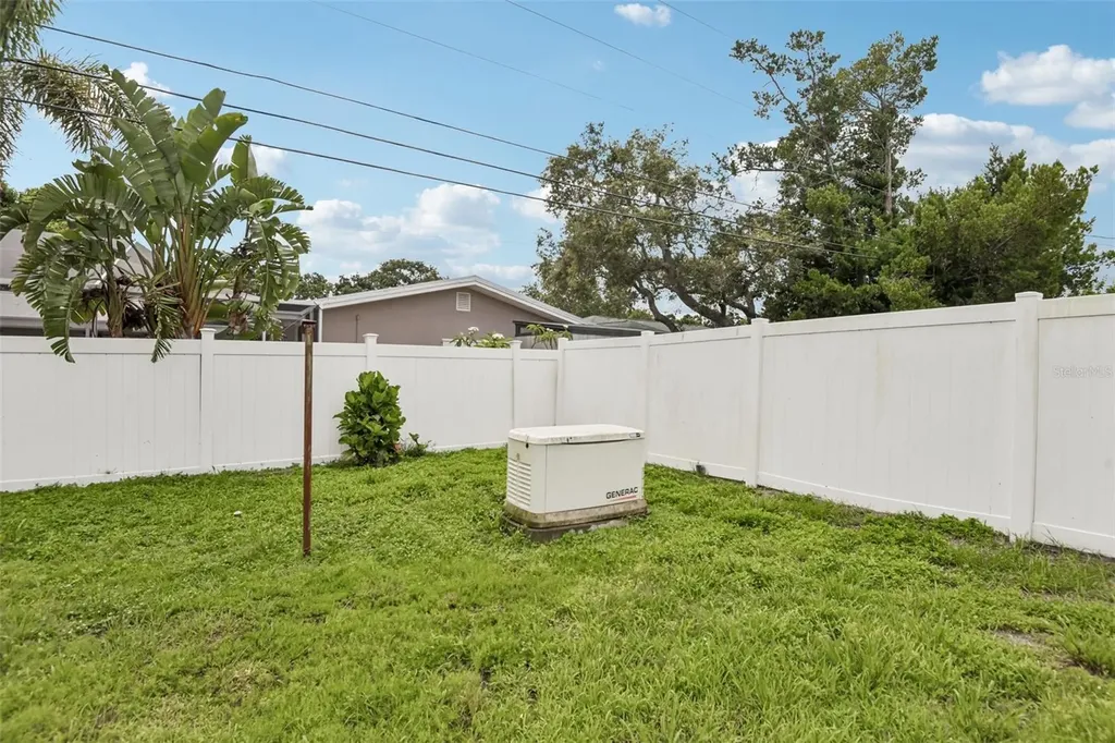 563 Eastview Road Largo FL 33770