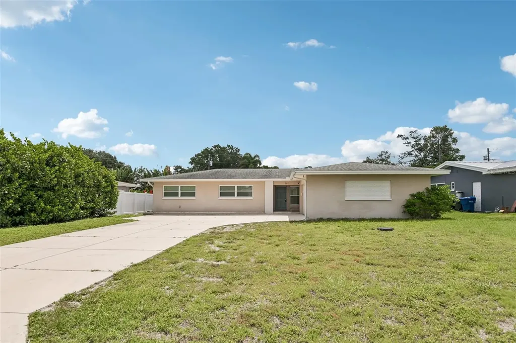 563 Eastview Road Largo FL 33770