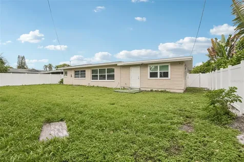 563 Eastview Road Largo FL 33770