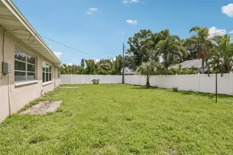 563 Eastview Road Largo FL 33770