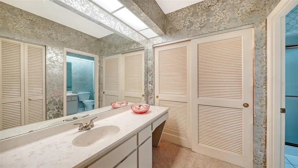 4652 Oak Hollow Drive Sarasota FL 34241