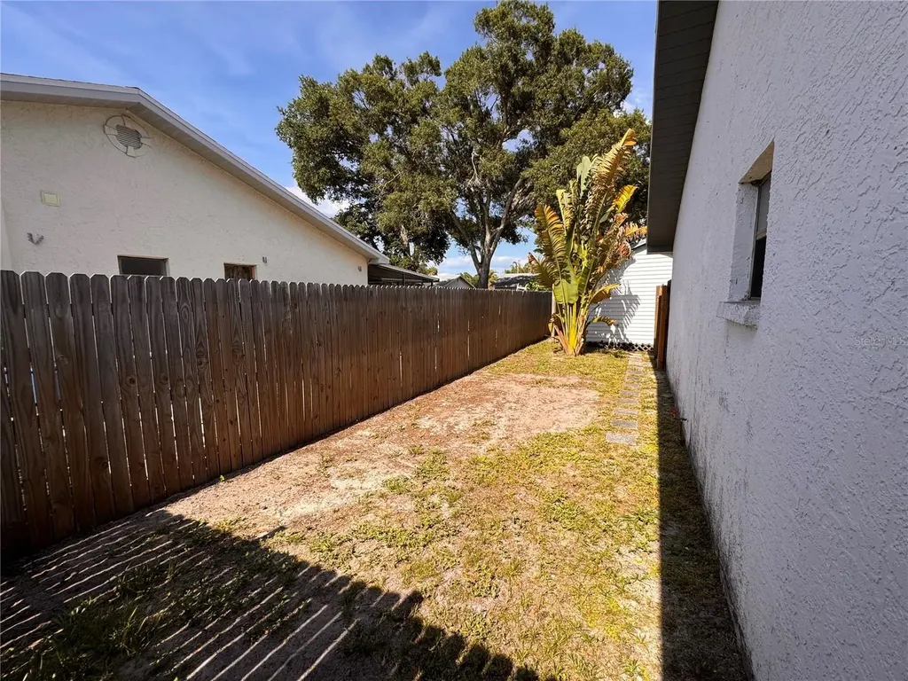 9289 92nd Way Seminole FL 33777