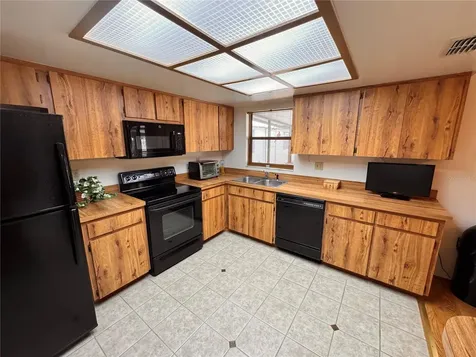 9289 92nd Way Seminole FL 33777