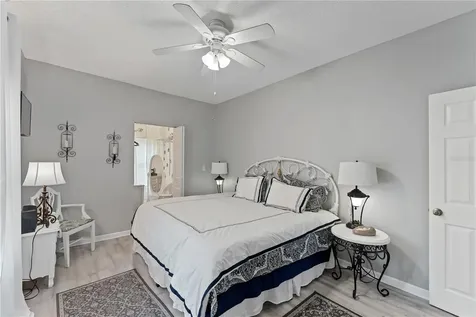 914 N 8th Street N St Petersburg FL 33701