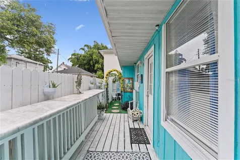 914 N 8th Street N St Petersburg FL 33701