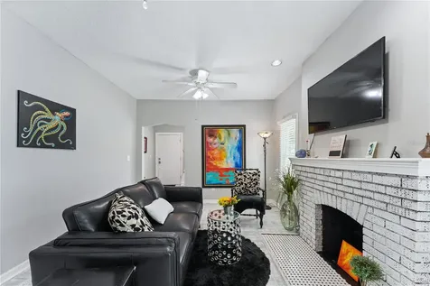 914 N 8th Street N St Petersburg FL 33701