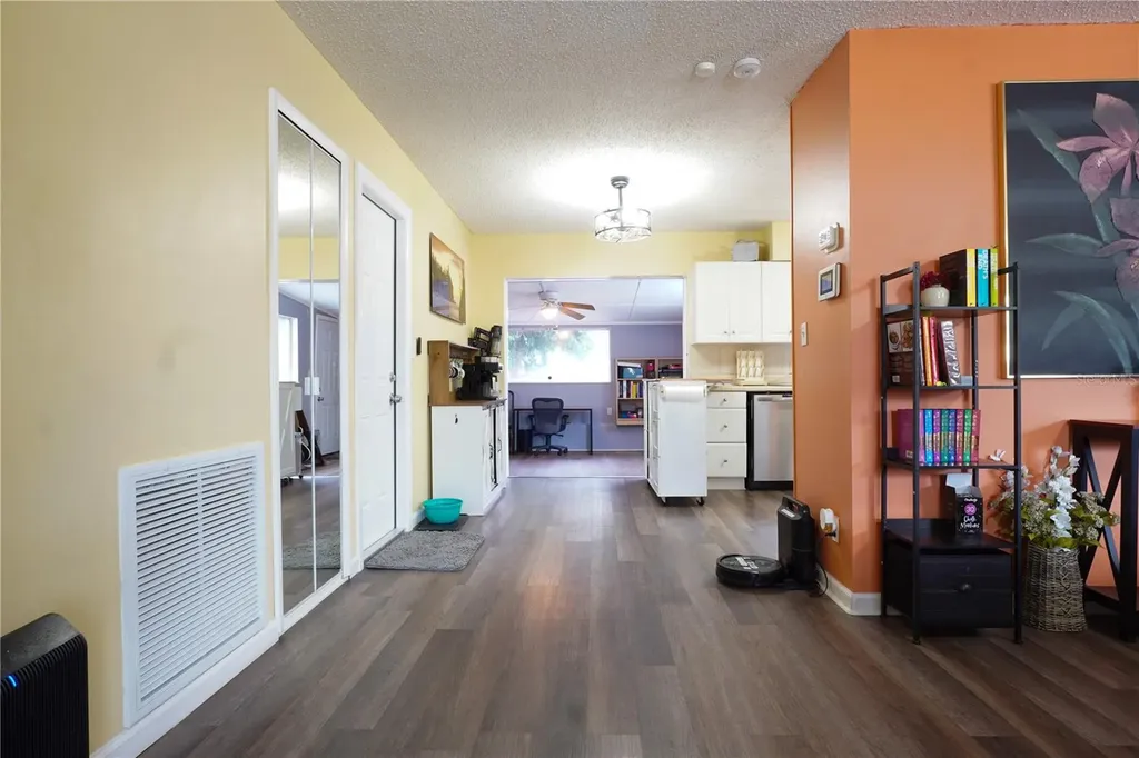 737 52nd Avenue S St Petersburg FL 33705